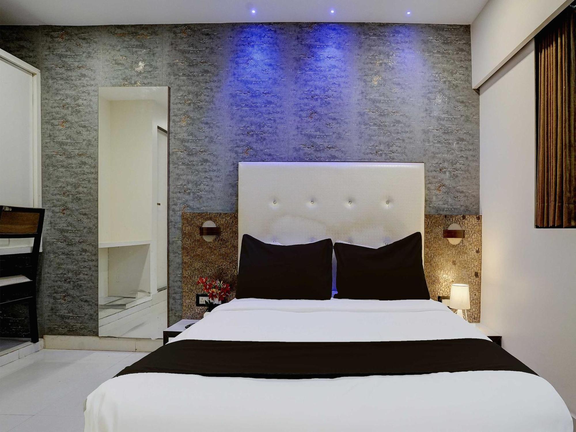 Hotel O Golden Star มุมไบ ภายนอก รูปภาพ