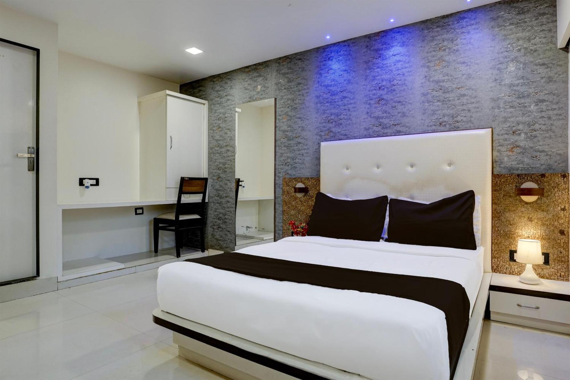 Hotel O Golden Star มุมไบ ภายนอก รูปภาพ