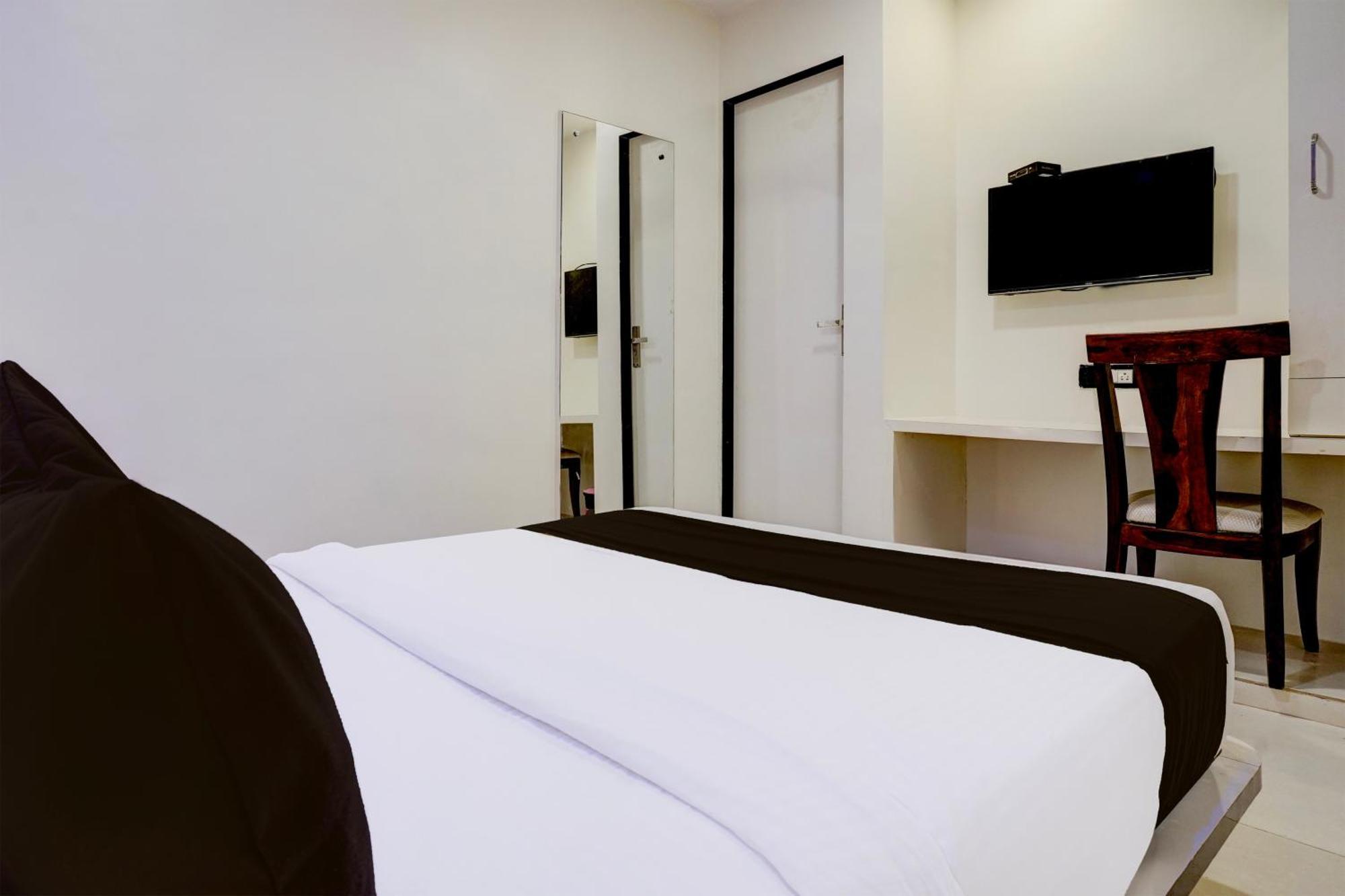 Hotel O Golden Star มุมไบ ภายนอก รูปภาพ