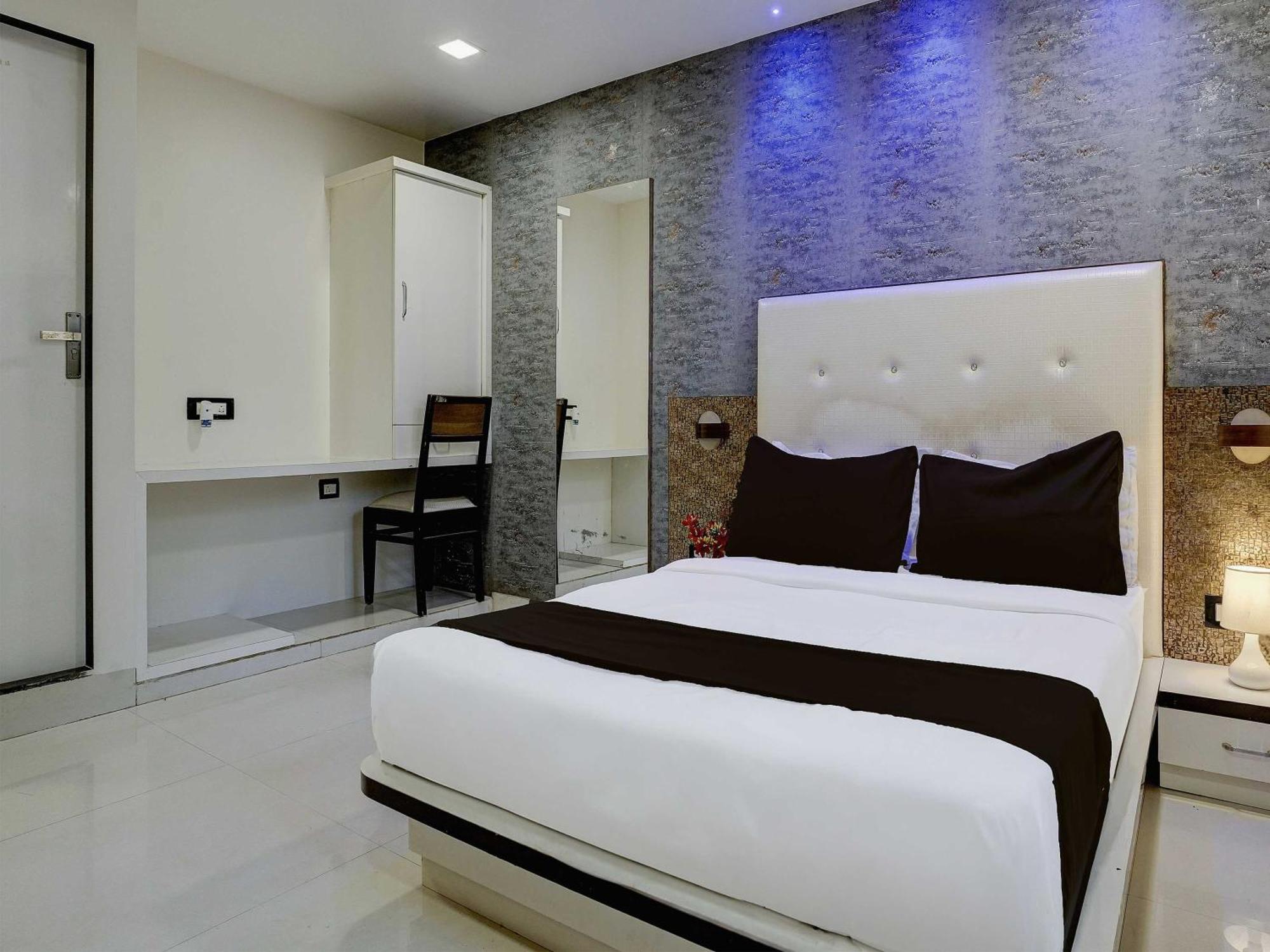 Hotel O Golden Star มุมไบ ภายนอก รูปภาพ
